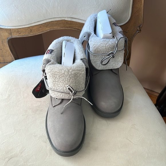 Timberland Suede Boots - Picture 12 of 17